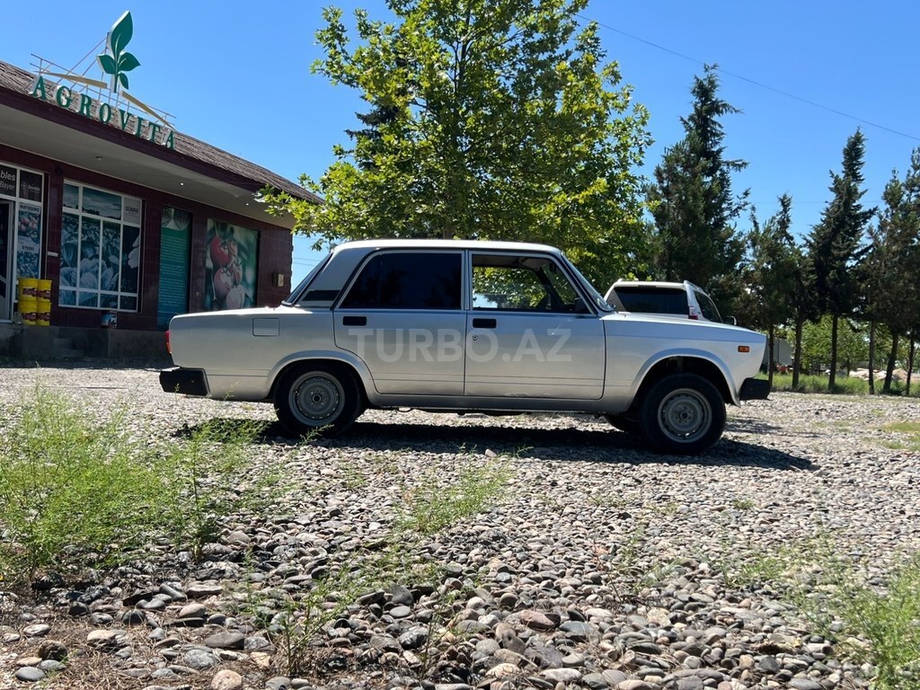 LADA (VAZ) 2107