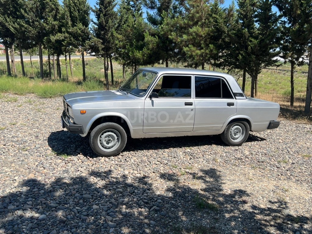 LADA (VAZ) 2107