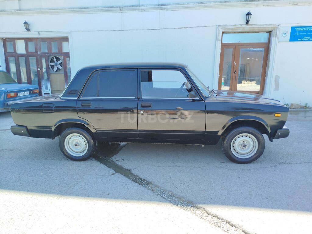 LADA (VAZ) 2107