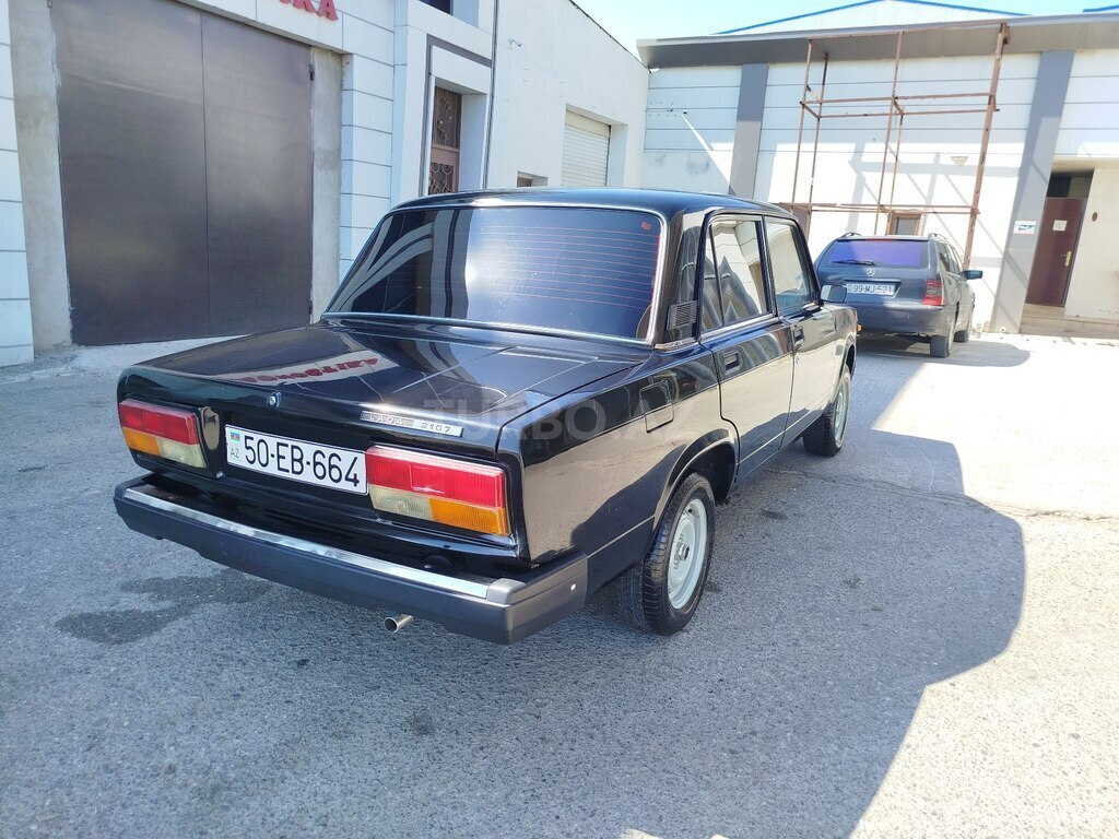 LADA (VAZ) 2107