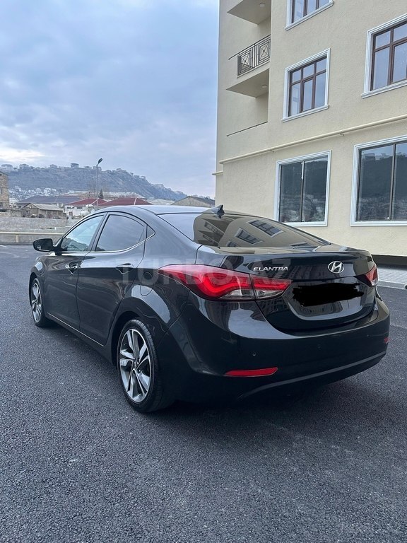 Hyundai Elantra