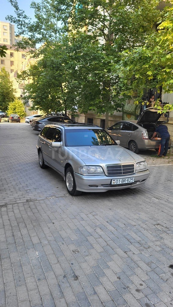 Mercedes C 240