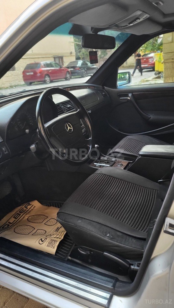 Mercedes C 240