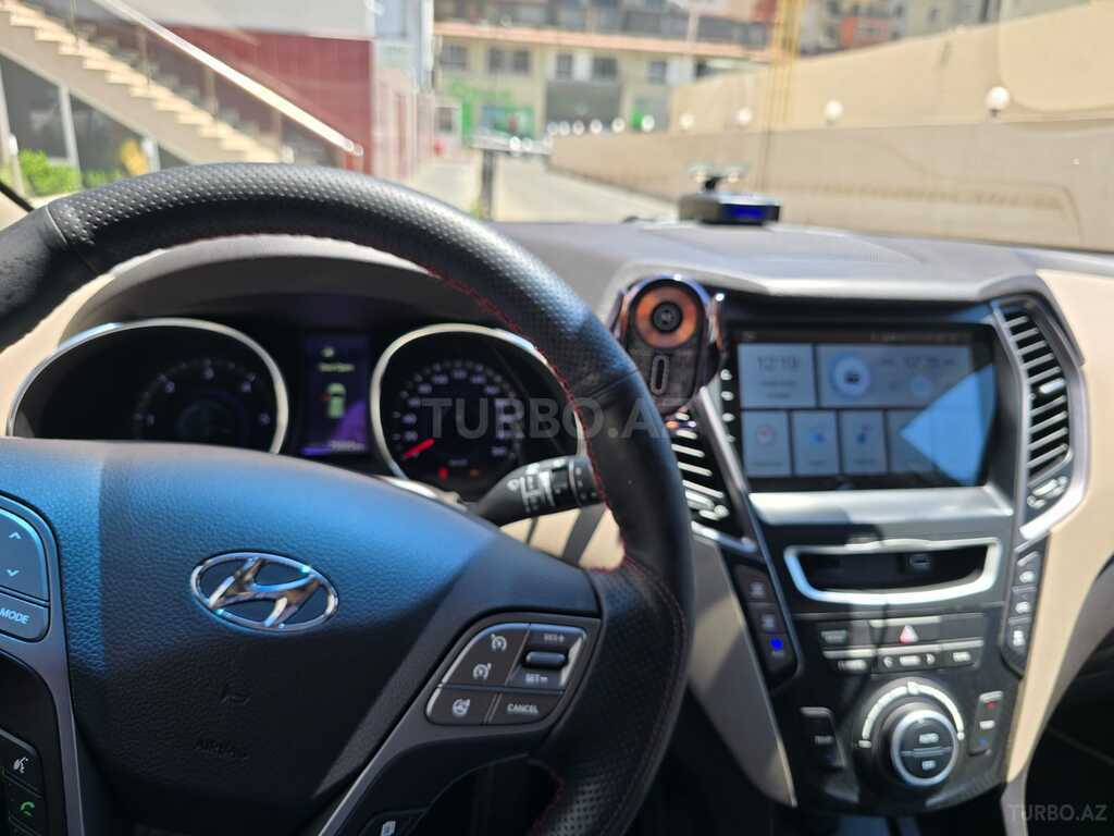 Hyundai Grand Santa Fe