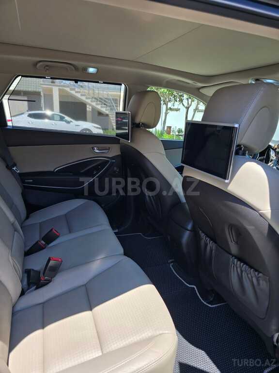 Hyundai Grand Santa Fe