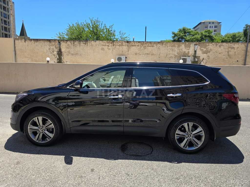 Hyundai Grand Santa Fe