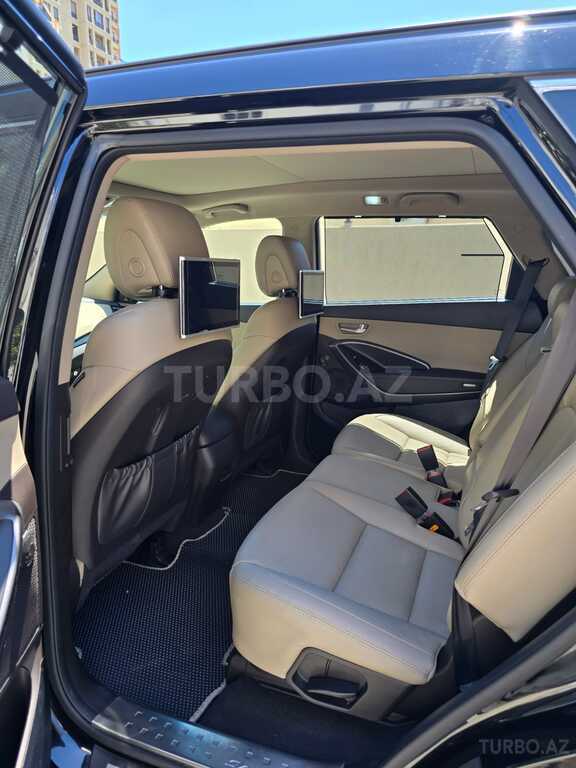 Hyundai Grand Santa Fe