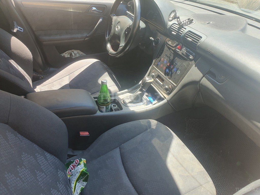 Mercedes C 240