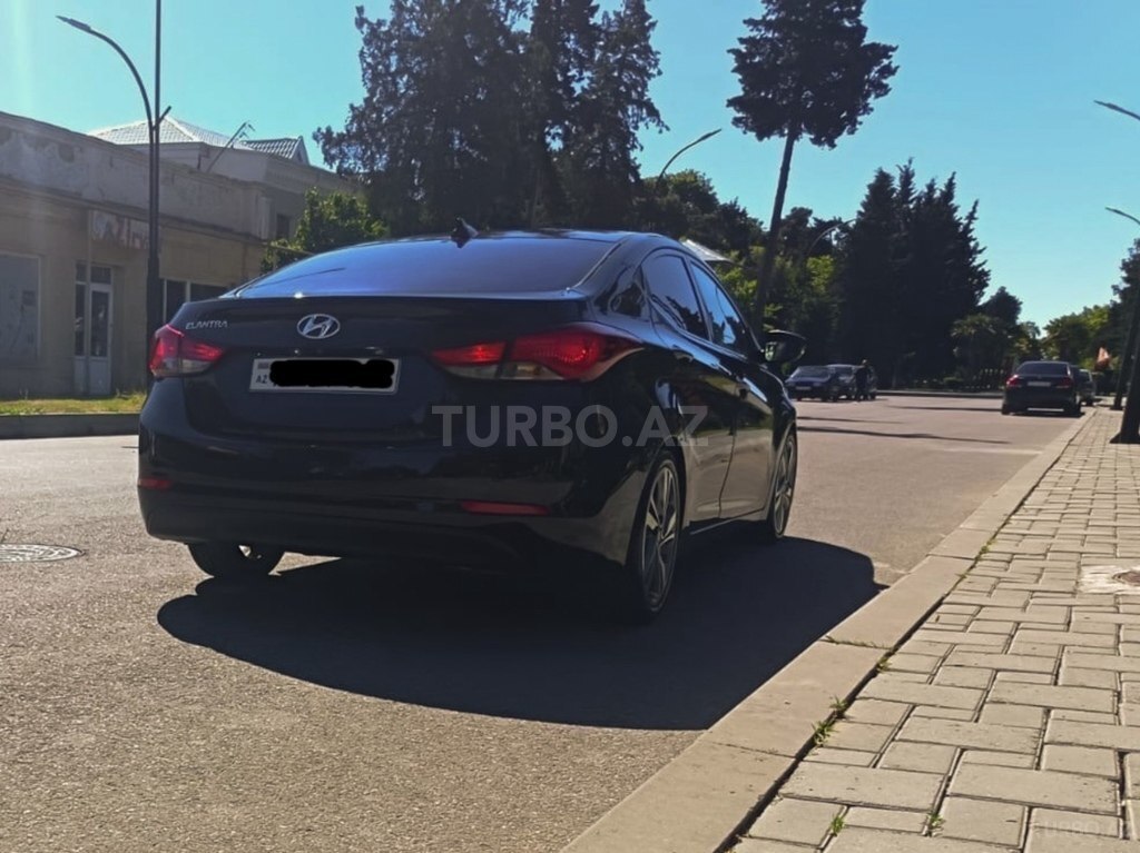Hyundai Elantra