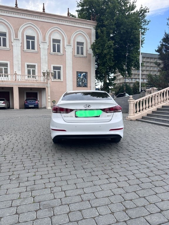 Hyundai Elantra