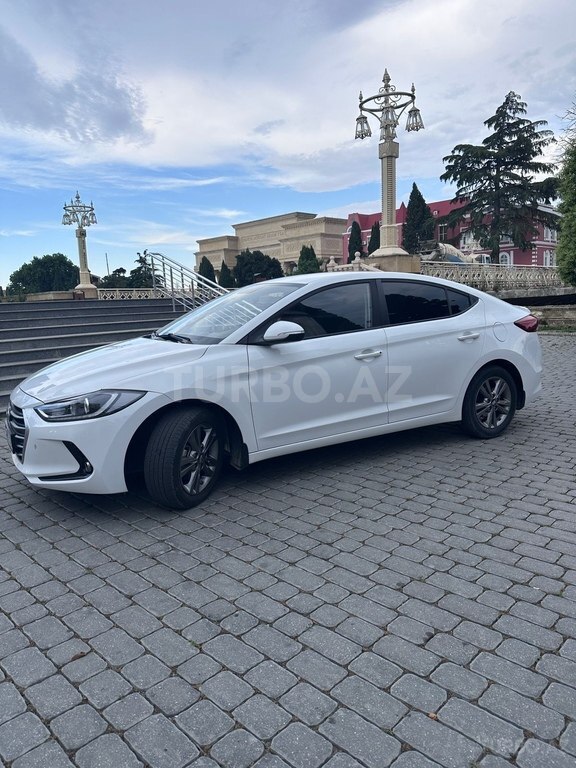 Hyundai Elantra