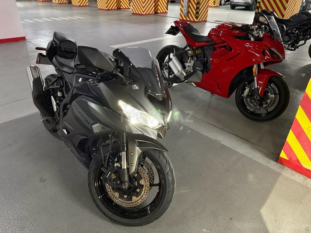 Kawasaki ZXR 400