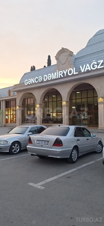 Mercedes C 200