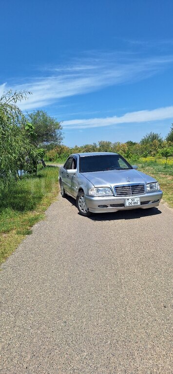 Mercedes C 200