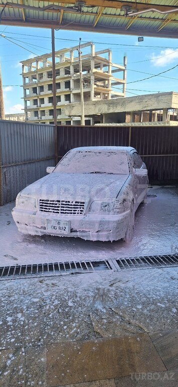 Mercedes C 200