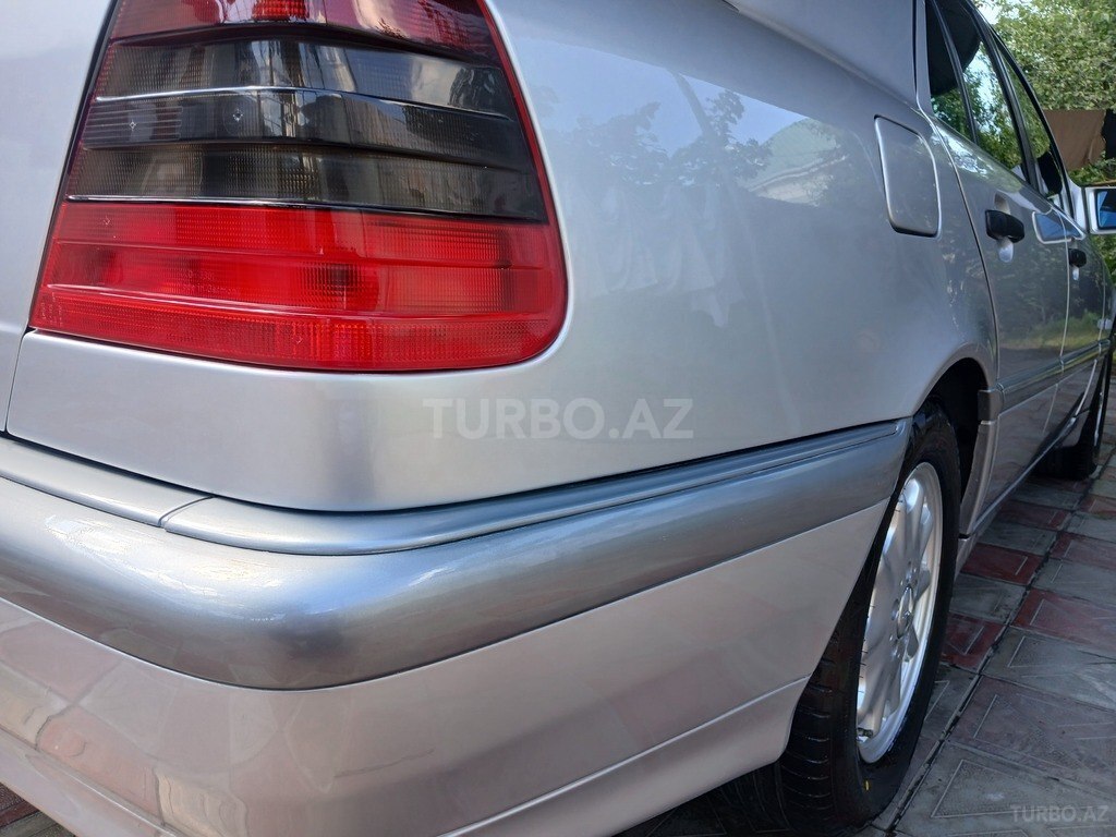 Mercedes C 200