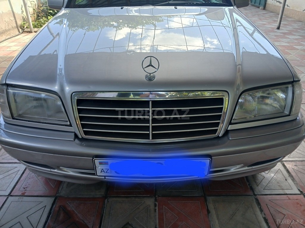 Mercedes C 200