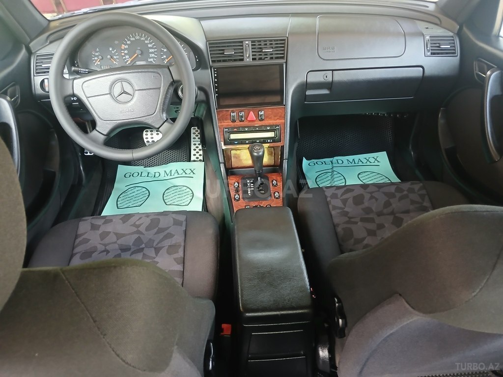 Mercedes C 200