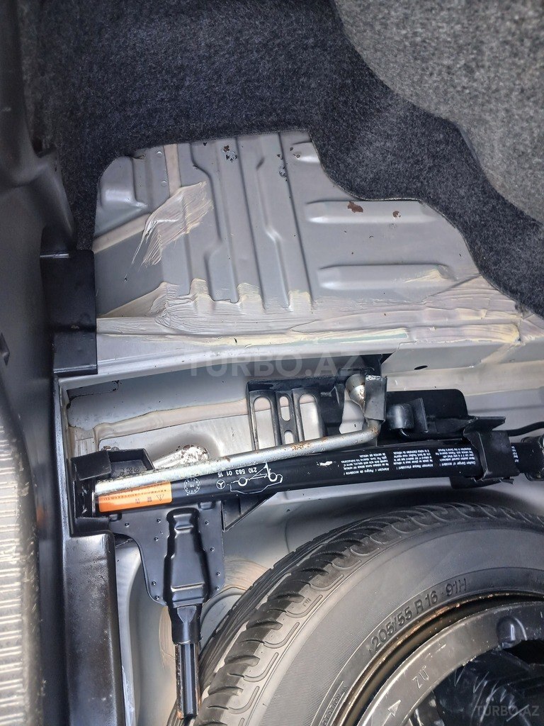 Mercedes C 200