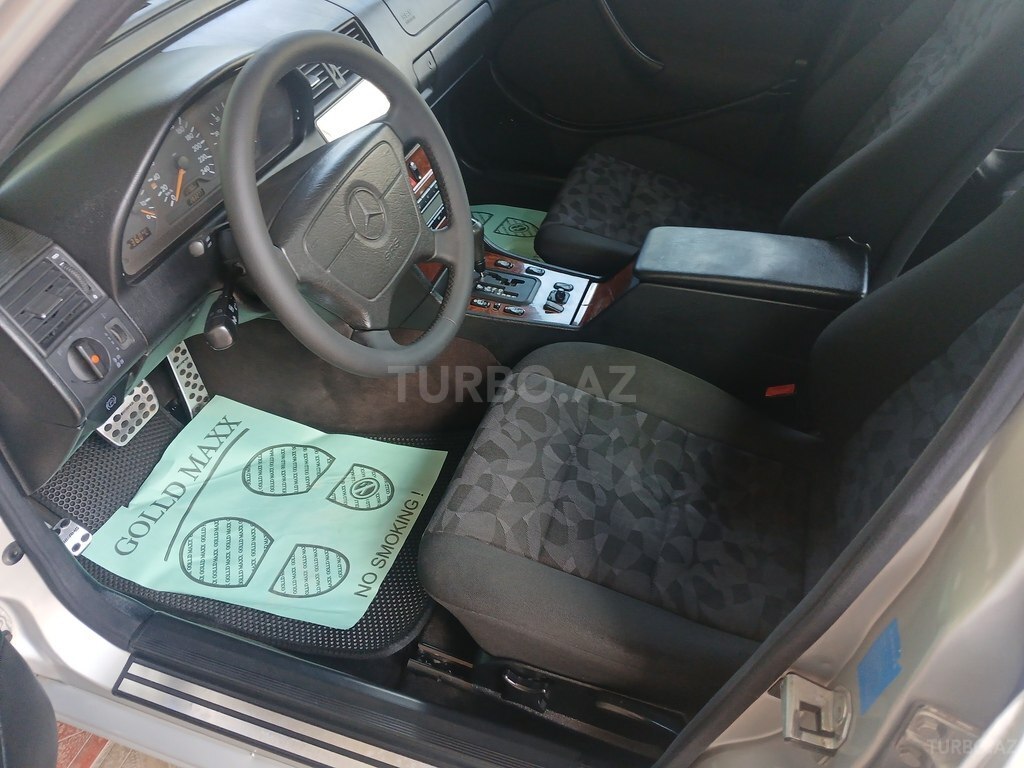 Mercedes C 200