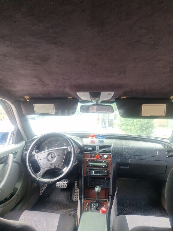 Mercedes C 200
