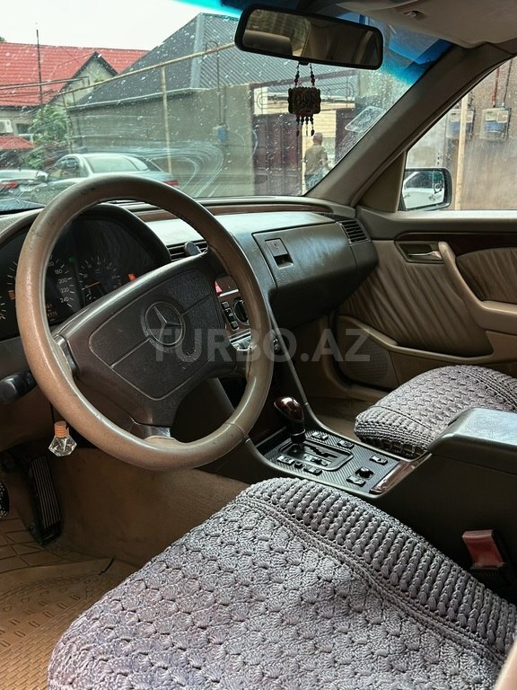 Mercedes C 220