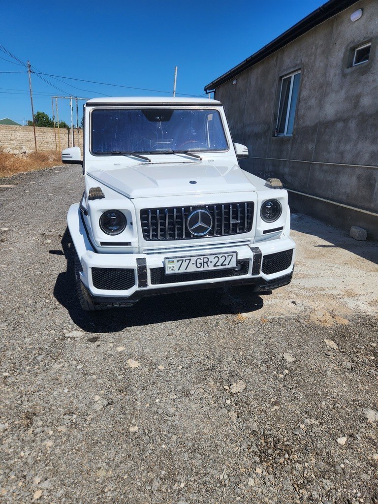 Mercedes G 300