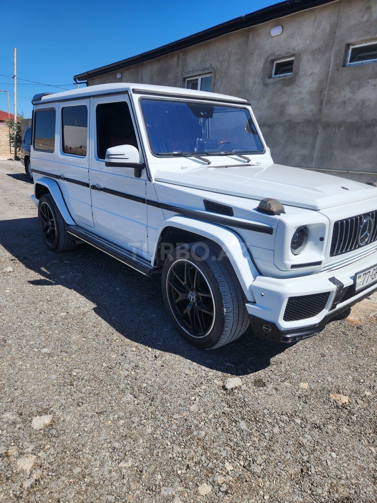 Mercedes G 300