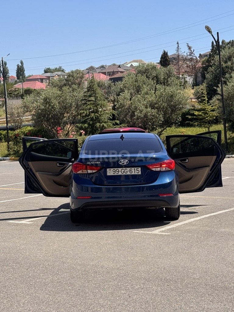 Hyundai Elantra