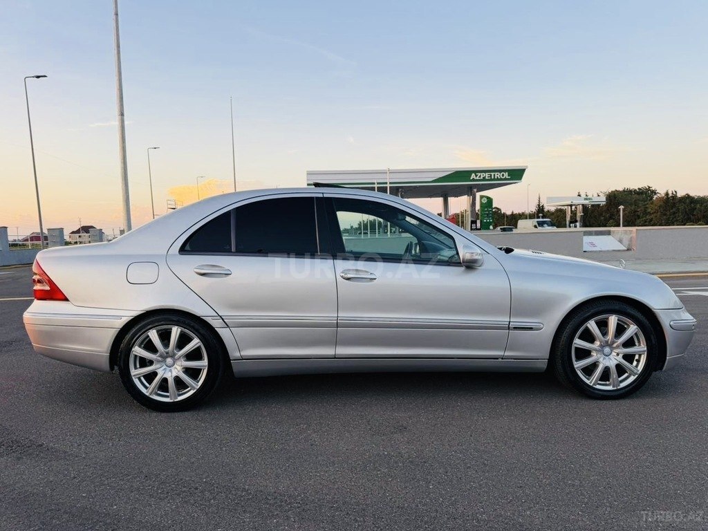 Mercedes C 200