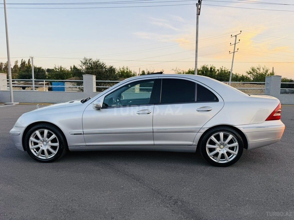 Mercedes C 200