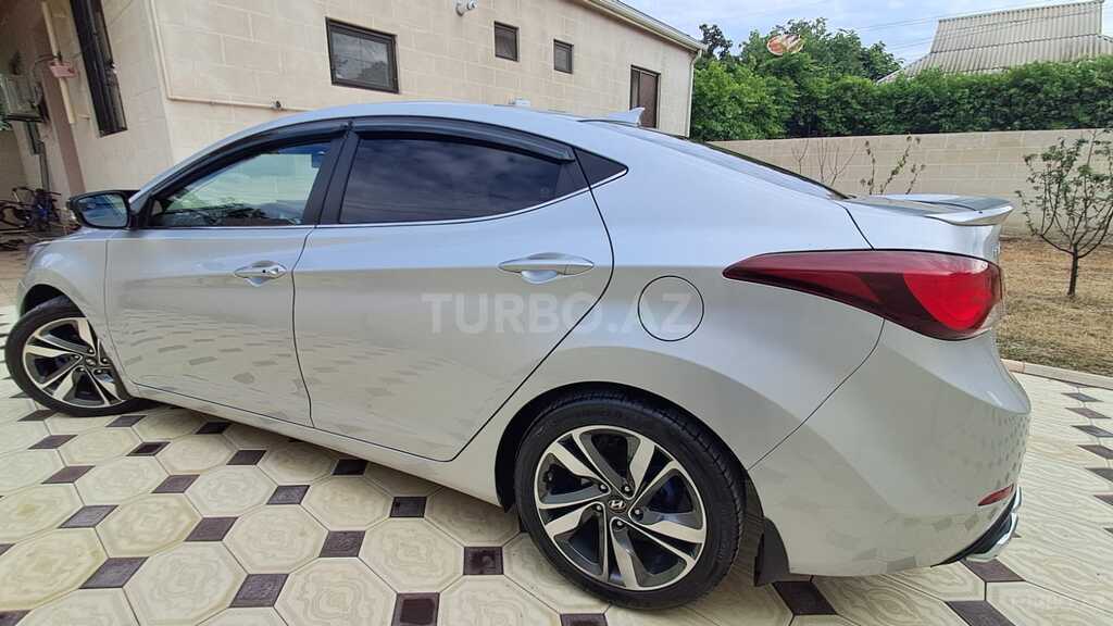 Hyundai Elantra
