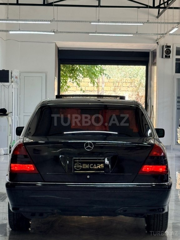 Mercedes C 230