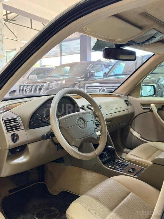 Mercedes C 230