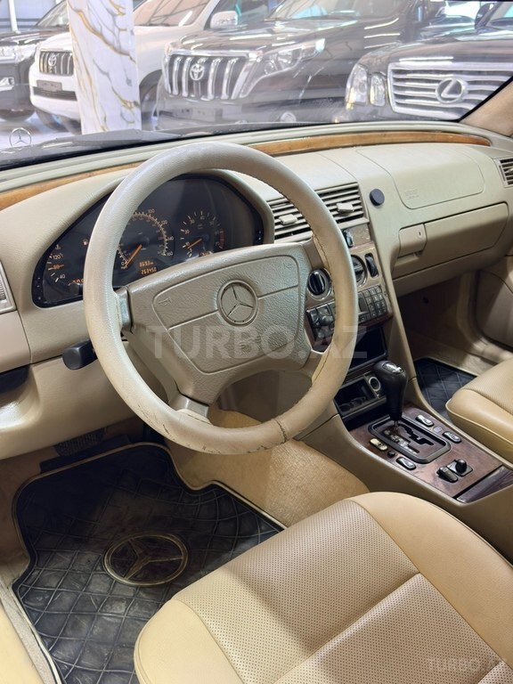 Mercedes C 230