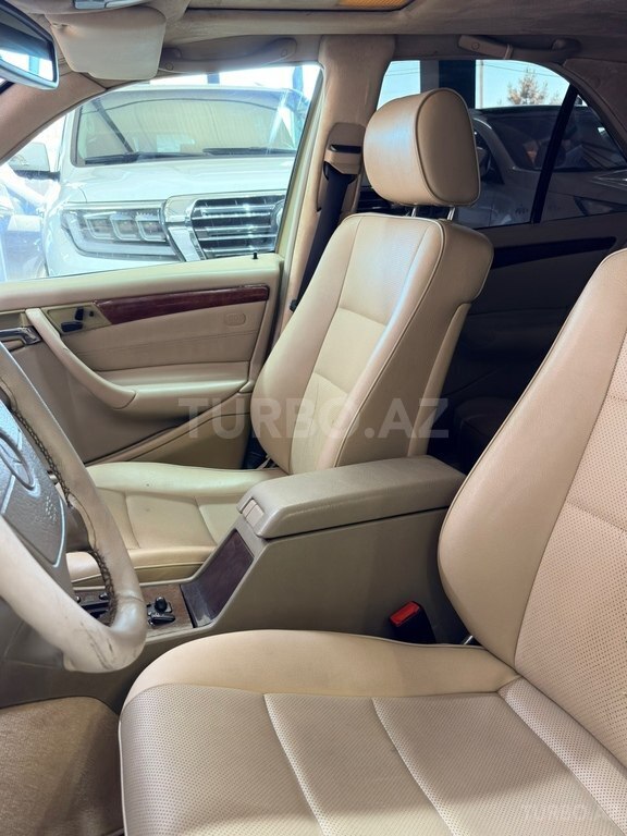 Mercedes C 230