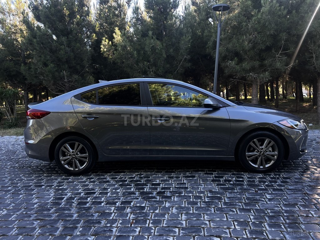 Hyundai Elantra
