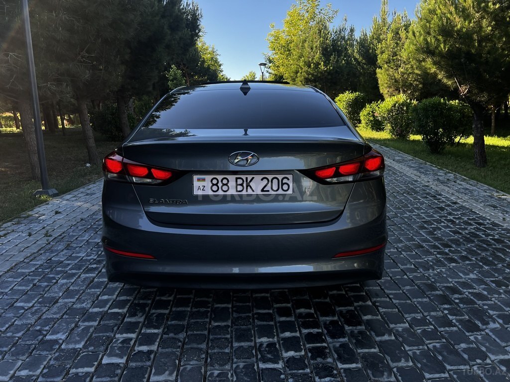 Hyundai Elantra