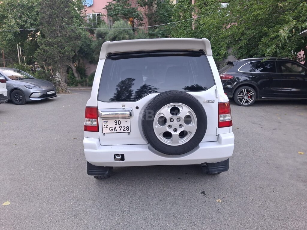 Mitsubishi Pajero io