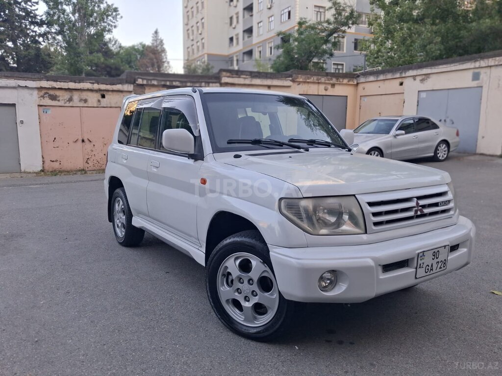 Mitsubishi Pajero io
