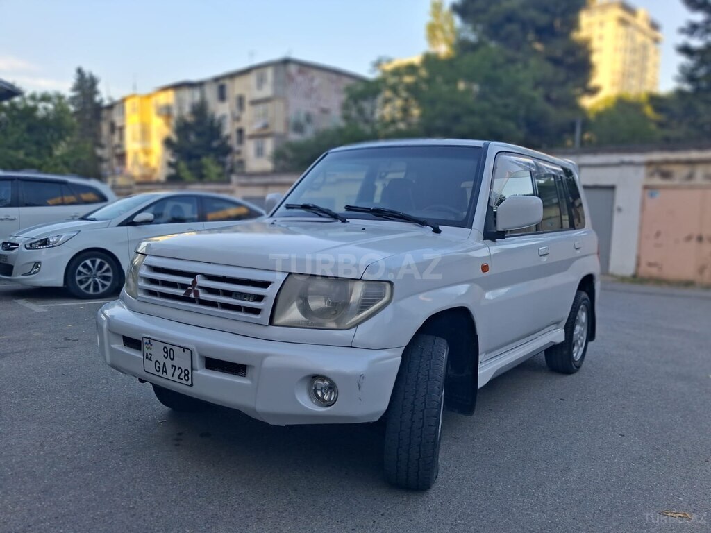 Mitsubishi Pajero io