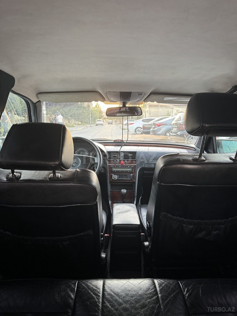 Mercedes C 180