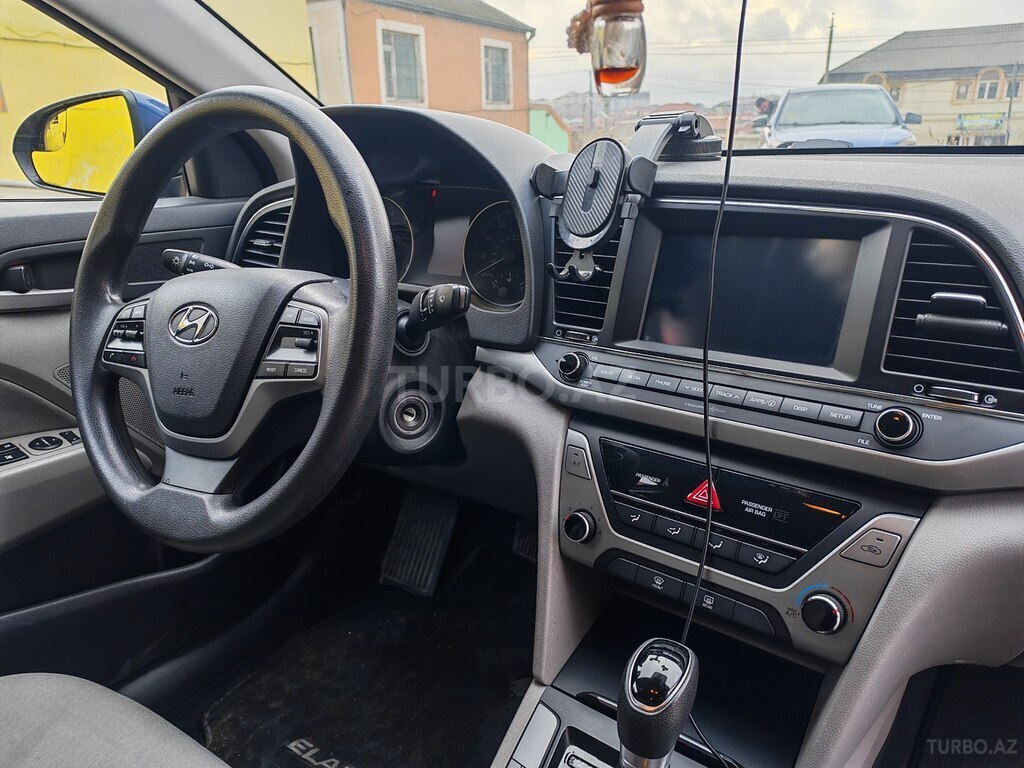 Hyundai Elantra