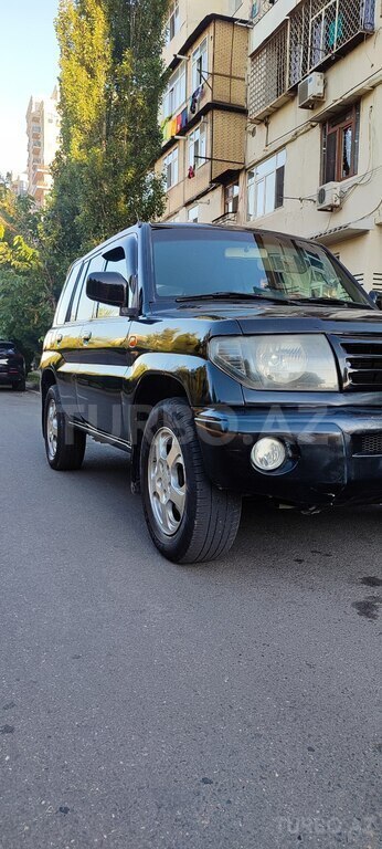 Mitsubishi Pajero io