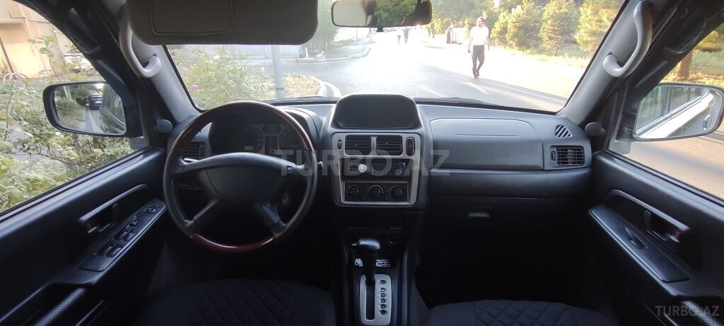 Mitsubishi Pajero io