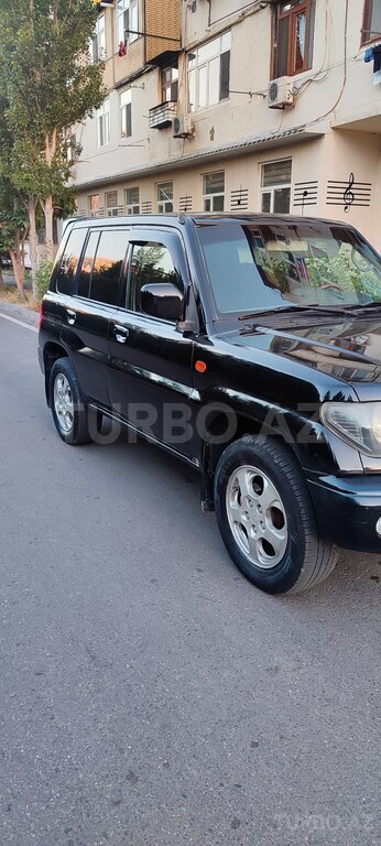 Mitsubishi Pajero io