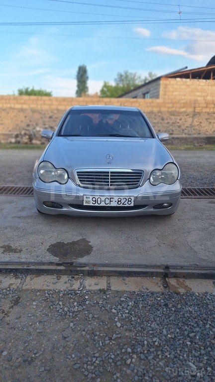 Mercedes C 200