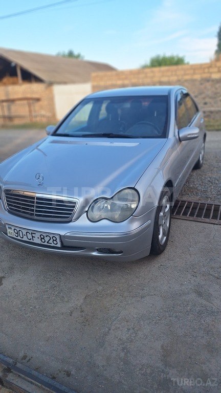 Mercedes C 200