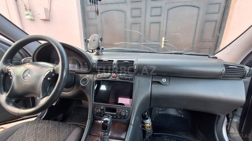 Mercedes C 200