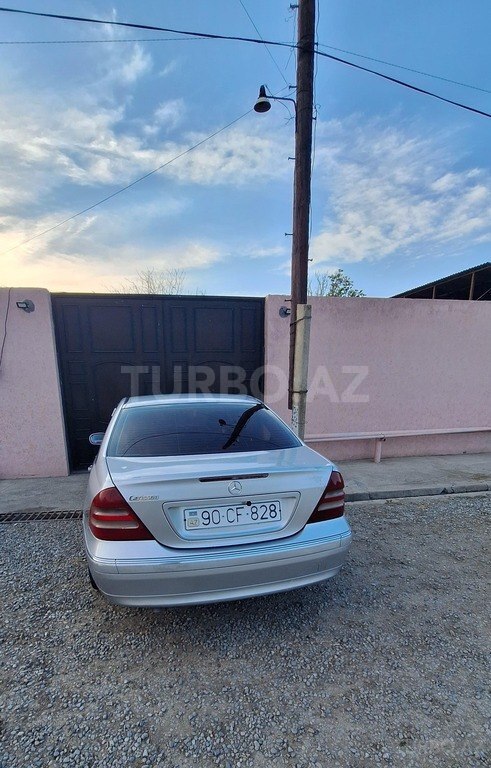 Mercedes C 200